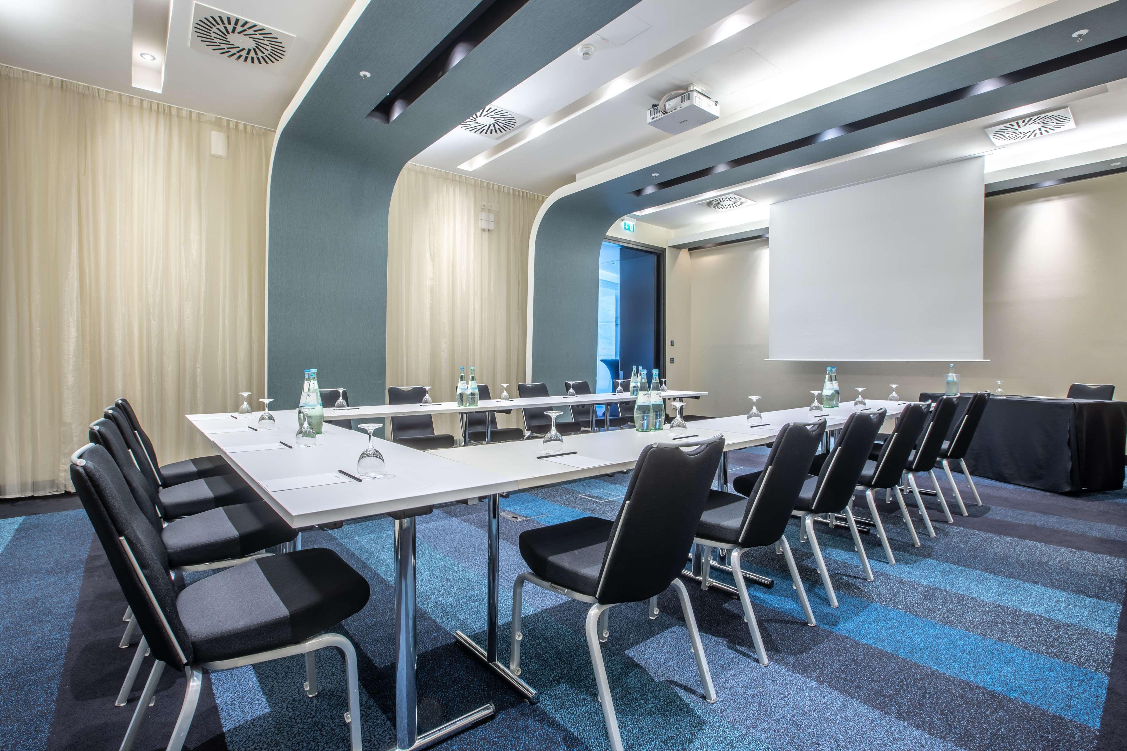 Radisson Blu Hotel, 4* Hamburgo